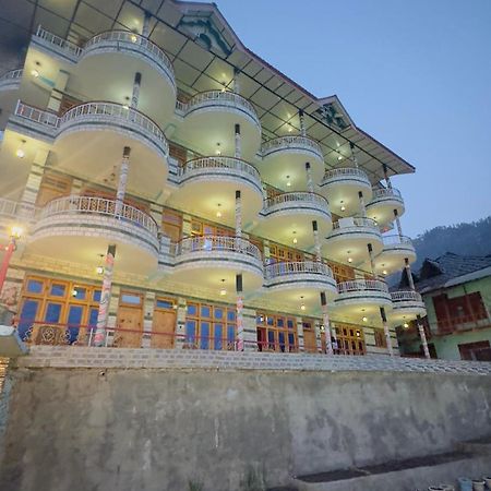 Eyesky, Tosh Hotell Exteriör bild